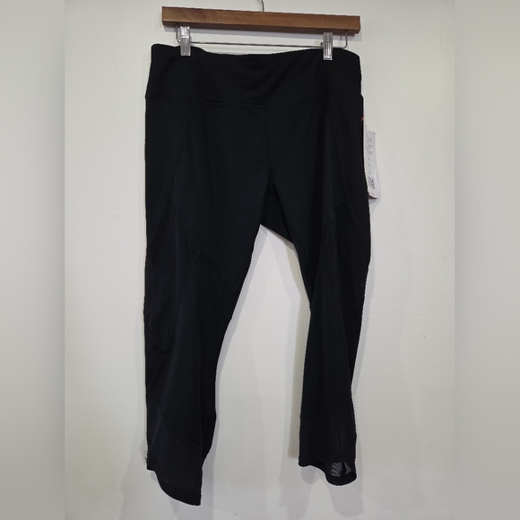 Active Life Black Mesh Panel Leggings - Picture 2 of 3